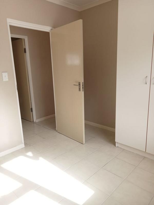 To Let 1 Bedroom Property for Rent in Maitland Western Cape
